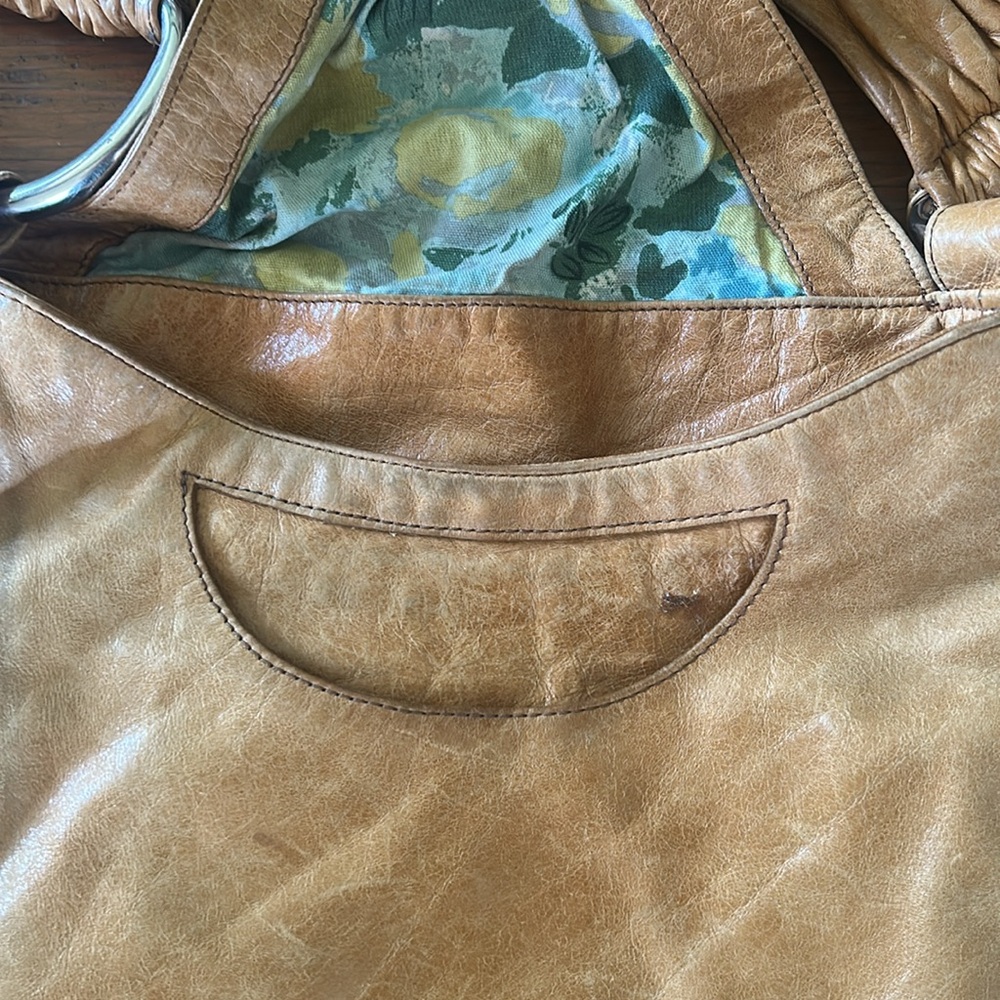 HOBO Tan Leather Slouchy Shoulder Bag - Picture 4 of 6